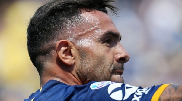 Carlos Tevez debe definir su futuro