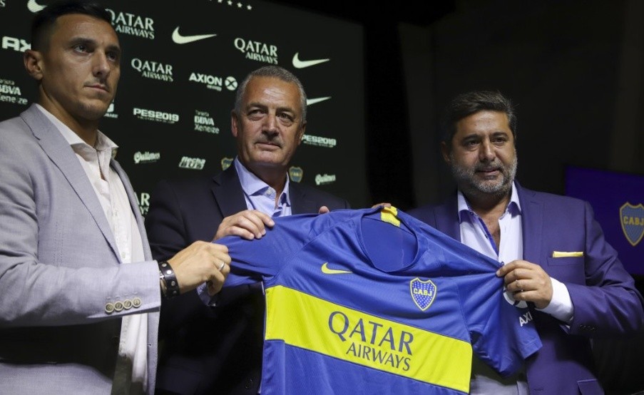 Angelici junto a Burdisso y Alfaro(Fotobaires)