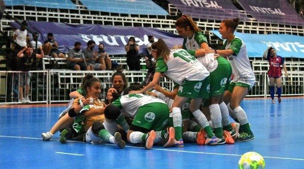 Ferro le ganó a San Lorenzo y salió campeón