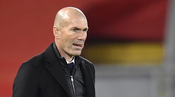 Zinedine Zidane podría volver a dirigir