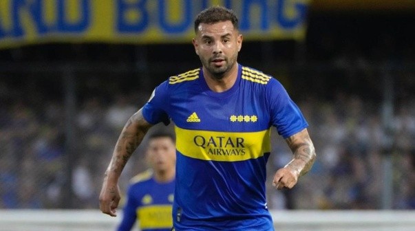 Edwin Cardona con la camiseta de Boca