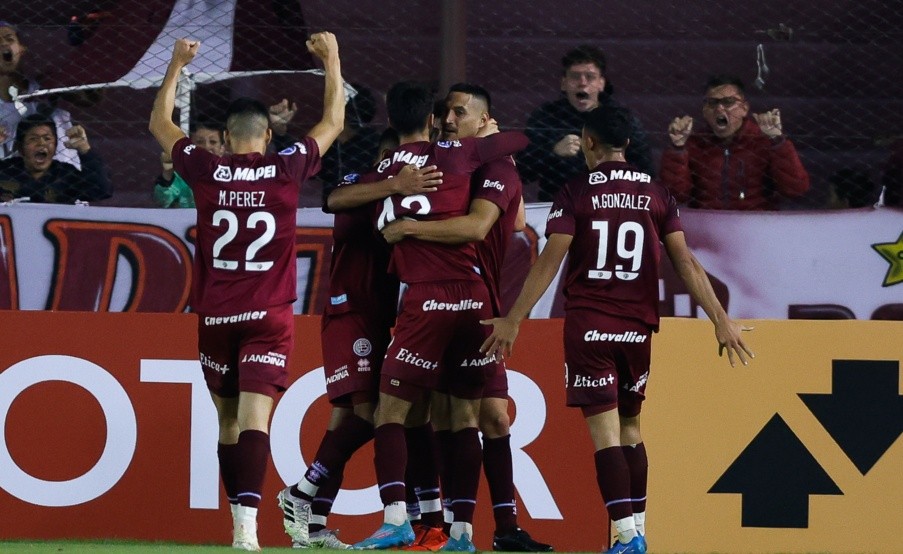 Lanús derrotó al Barcelona de Ecuador y es puntero de su grupo en la Copa Sudamericana