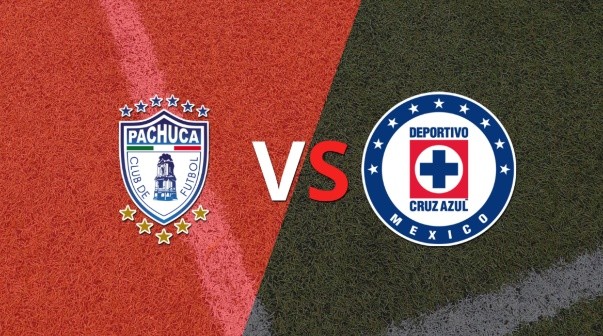 Cruz Azul vence parcialmente 1-0 a Pachuca