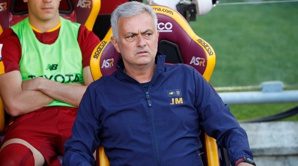 José Mourinho se reunirá con Napoli