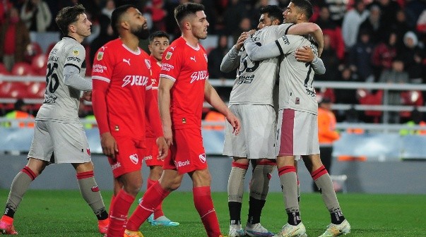 Independiente se reunió con un DT sin experiencia en primera