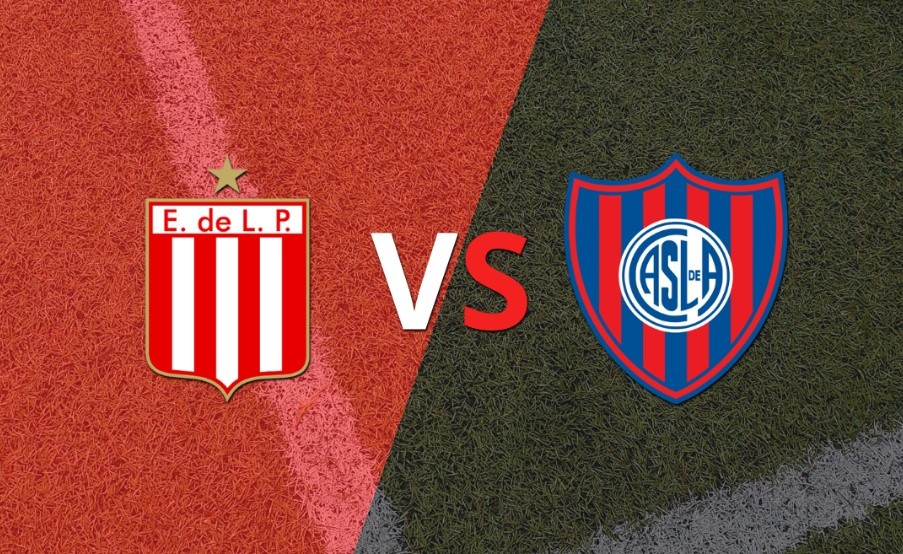 El segundo tiempo comienza sin goles entre Estudiantes y San Lorenzo