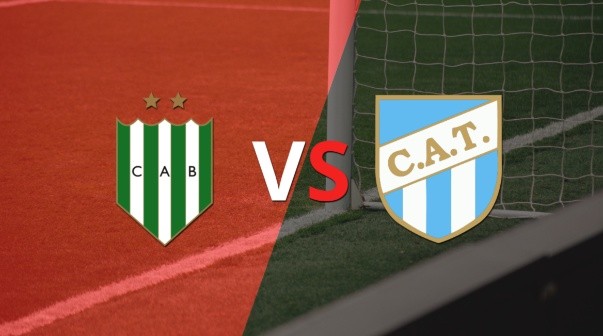 Se juega el segundo tiempo del empate en 0 entre Banfield y Atlético Tucumán