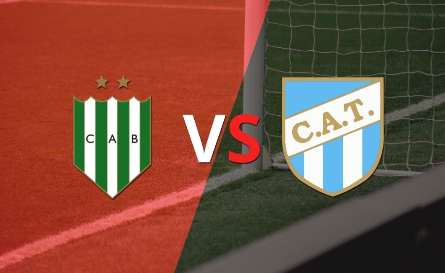 Se juega el segundo tiempo del empate en 0 entre Banfield y Atlético Tucumán