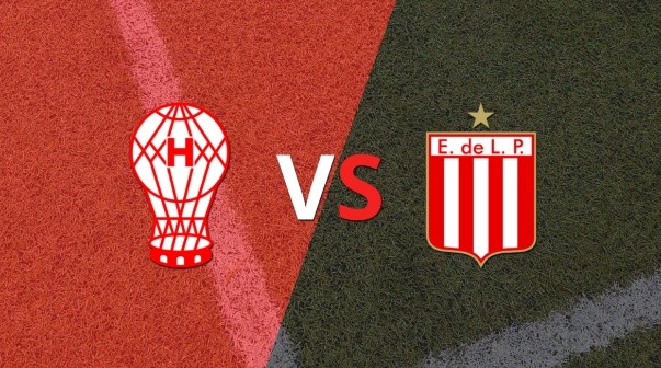 Estudiantes supera a Huracán por 2-0