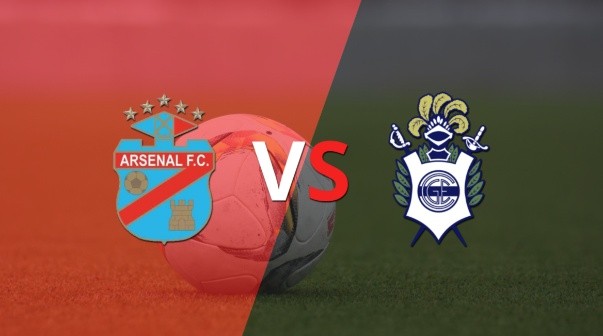 ¡Arranca el segundo tiempo! Arsenal y Gimnasia empatan sin goles