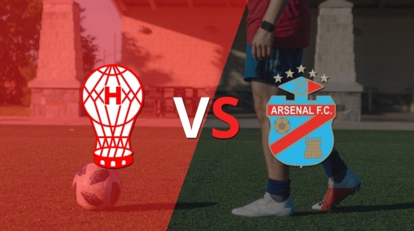 Huracán arranca la etapa complementaria con ventaja frente a Arsenal