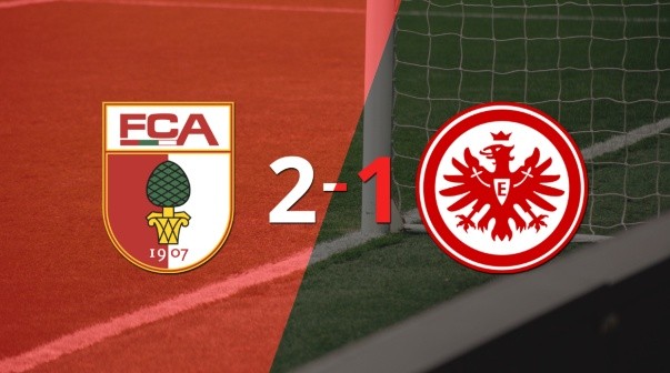 Augsburg le ganó a Eintracht Frankfurt en su casa por 2-1