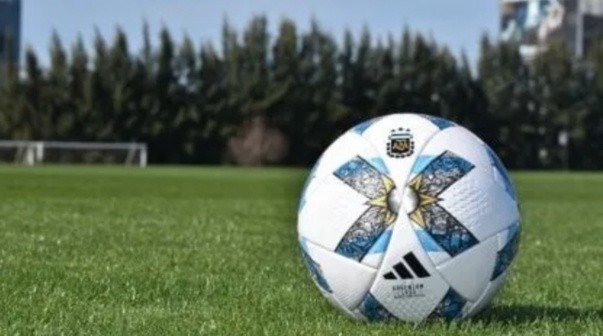 Sigue: el DT con más continuidad en el fútbol argentino renovó su contrato