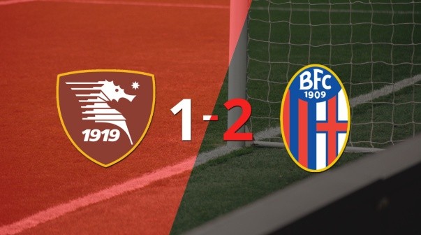 Joshua Zirkzee marca un doblete en la victoria 2-1 de Bologna ante Salernitana