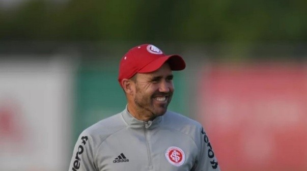 La insólita frase de Coudet tras ganar el clásico con el Inter: 