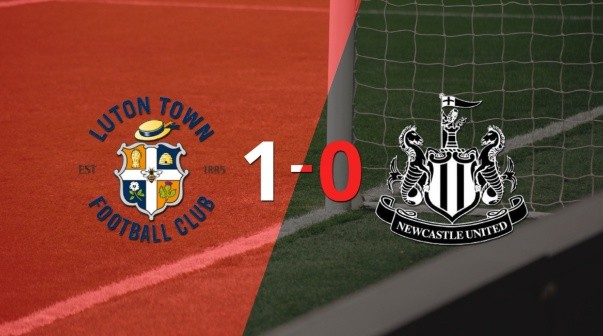A Luton Town le alcanzó con un gol para derrotar a Newcastle United en el estadio Kenilworth Road