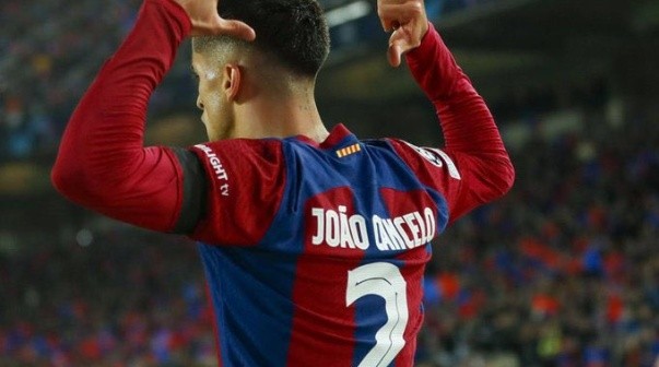 Se definió el equipo que pasó a cuartos de final entre Barcelona y Napoli