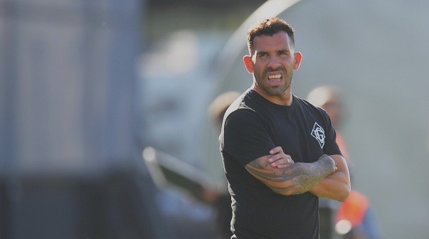 Carlos Tevez se va de Independiente