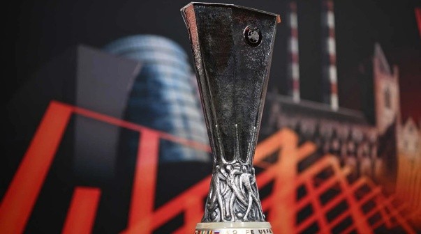 Trofeo de la Europa League 2023/24.