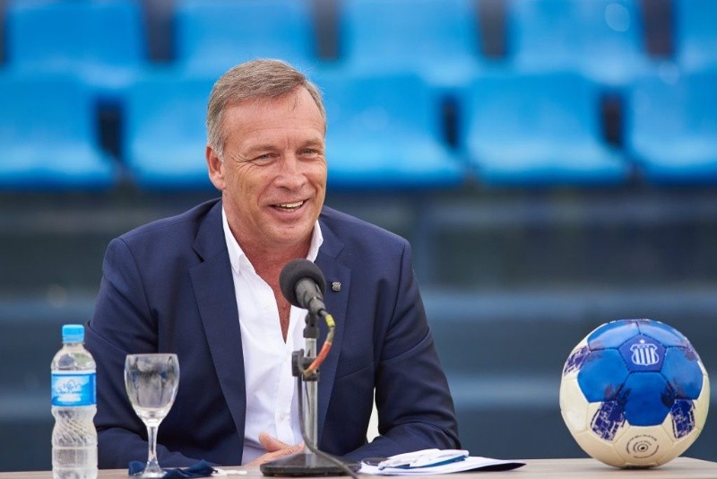 Fassi, presidente de Talleres, apuntó contra Foster Gillett. Fassi, presidente de Talleres, apuntó contra Foster Gillett.