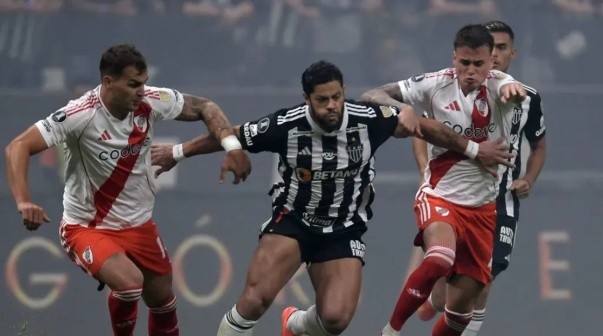 González Pirez contestó si hubo mano en el primer gol de Mineiro: 