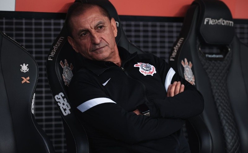 El palito a Boca de Emiliano Díaz en su despedida del Corinthians El palito a Boca de Emiliano Díaz en su despedida del Corinthians