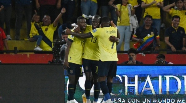 Ecuador goleó a Bolivia y se acomodó en la tabla