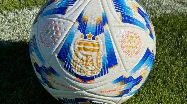Sorpresa en el fútbol argentino: fue presentado por un club, pero firmó con otro
