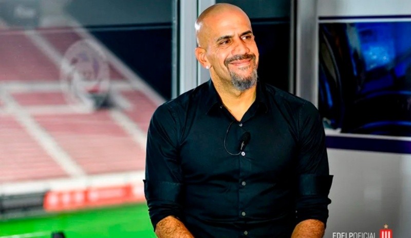 Juan Sebastián Verón, presidente de Estudiantes, habló sobre el acuerdo con Foster Gillet. Juan Sebastián Verón, presidente de Estudiantes, habló sobre el acuerdo con Foster Gillet.