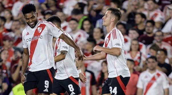 RIVER VS MEXICO/AMISTOSO/PRESENTACION DEL PLANTEL /21/01/2025/FOTOBAIRES