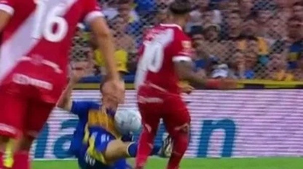 Desde Argentinos apuntaron contra Boca por la patada de Ander Herrera: 