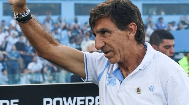 Sufre Costas: La figura de Racing que se desgarró