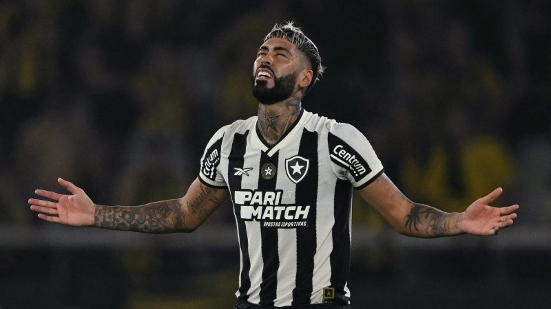 Alexander Barboza, defensor de Botafogo, picante sobre el penal a Racing en la Recopa. Alexander Barboza, defensor de Botafogo, picante sobre el penal a Racing en la Recopa.