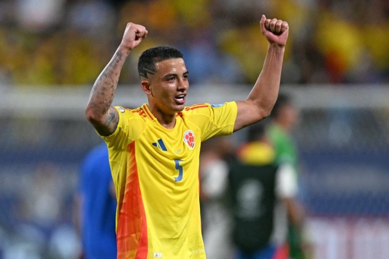 Kevin Castaño: “Estoy muy emocionado por llegar a River, a muerte por estos colores” Kevin Castaño: “Estoy muy emocionado por llegar a River, a muerte por estos colores”