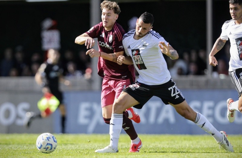 River mereció más pero no pudo con Riestra y empató 0-0 River mereció más pero no pudo con Riestra y empató 0-0