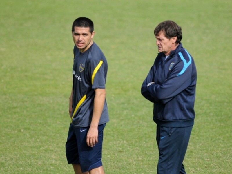 Falcioni, durísimo con Riquelme en Boca: Falcioni, durísimo con Riquelme en Boca: