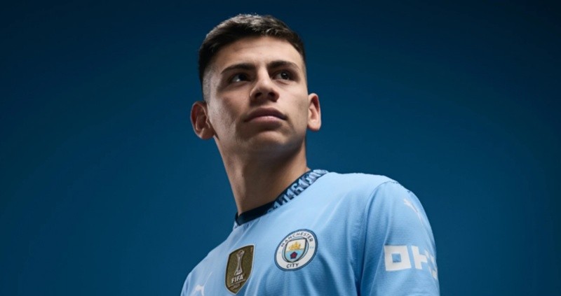 Echeverri reveló lo que le dijo Julián Álvarez por su llegada a Manchester City Echeverri reveló lo que le dijo Julián Álvarez por su llegada a Manchester City