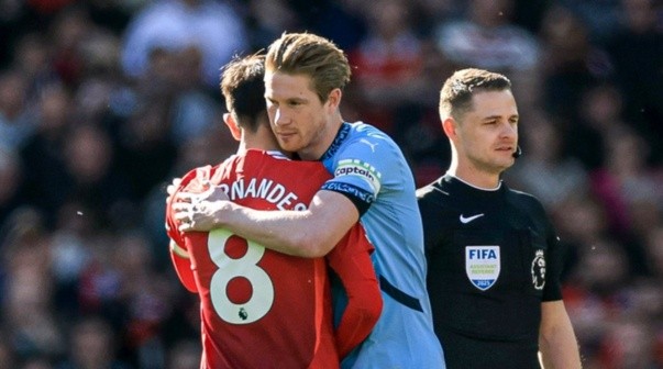 El mensaje de Bruno Fernandes a De Bruyne por su salida de Manchester City: 