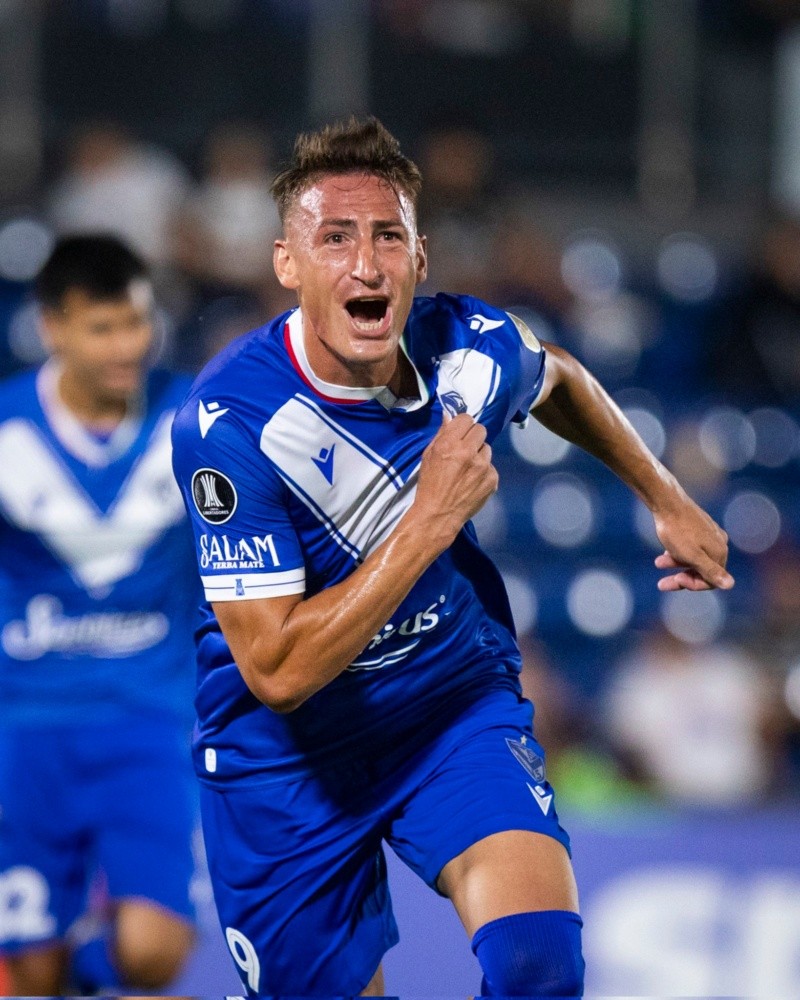 Barros Schelotto le ganó la pulseada a Palermo, y Vélez goleó a Olimpia en Paraguay Barros Schelotto le ganó la pulseada a Palermo, y Vélez goleó a Olimpia en Paraguay