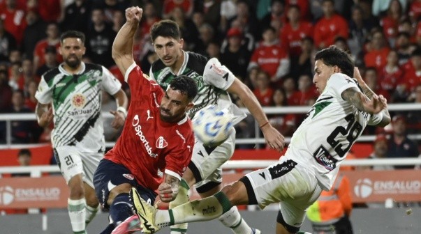 Independiente afrontó un duro partido como local ante San Martín de San Juan