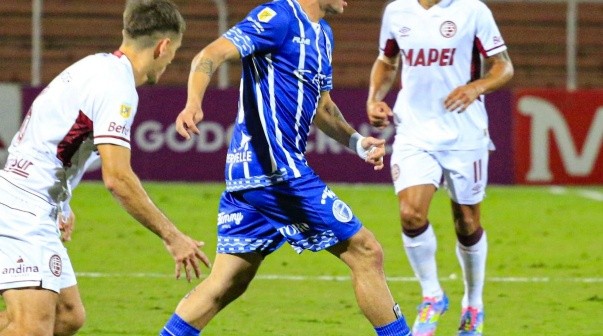 El VAR, protagonista del empate entre Godoy Cruz y Lanús