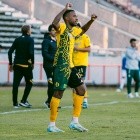 Aldosivi se hizo fuerte de local ante Banfield y salió del fondo