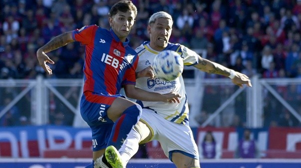 Con un clima caliente en el Gasómetro, San Lorenzo recibió a Rosario Central