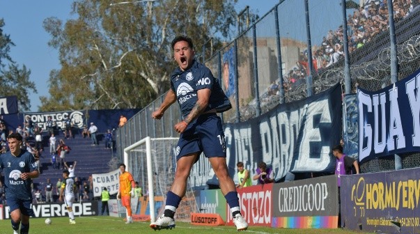 En un partidazo, Independiente Rivadavia se lo dio vuelta a Defensa y lo dejó sin Playoffs