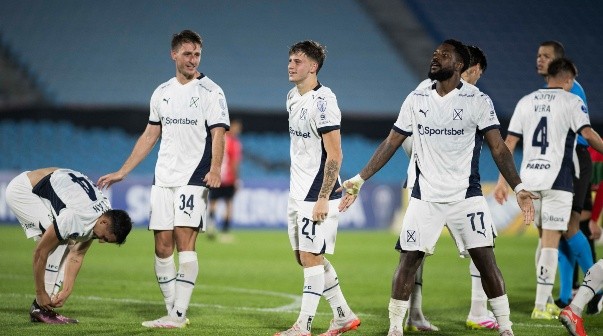 Independiente goleó a Boston River y pelea en la Copa Sudamericana