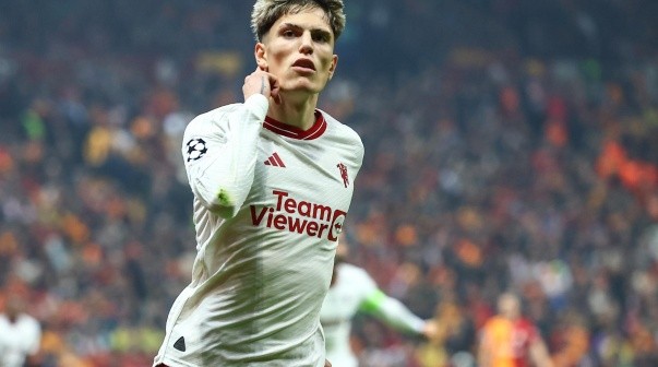 El DT del United le marcó la cancha a Garnacho tras pasar a la final: 