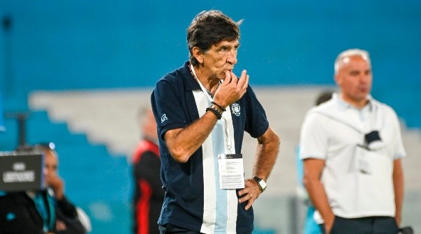 Costas le apuntó a los jugadores de Racing tras perder con Bucaramanga: 