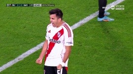 Marcos Acuña sacó un bombazo de afuera del área y puso el 3-0 vs. Barracas Central.