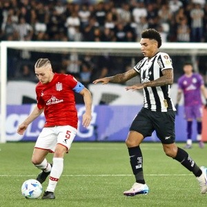 Estudiantes sufrió una dura derrota contra Botafogo y se complicó en la Libertadores