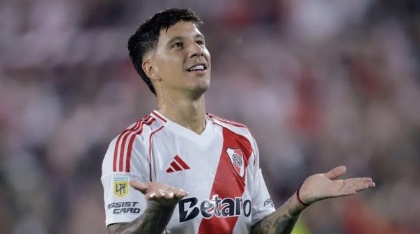 El histórico Pinino Más le apuntó a Driussi en River: 